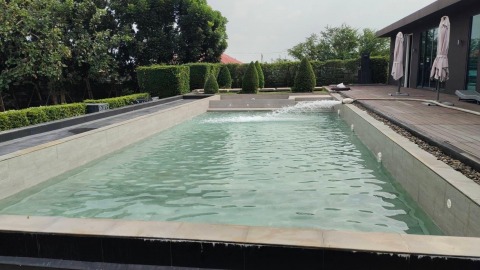 บริการเติมน้ำสระว่ายน้ำ